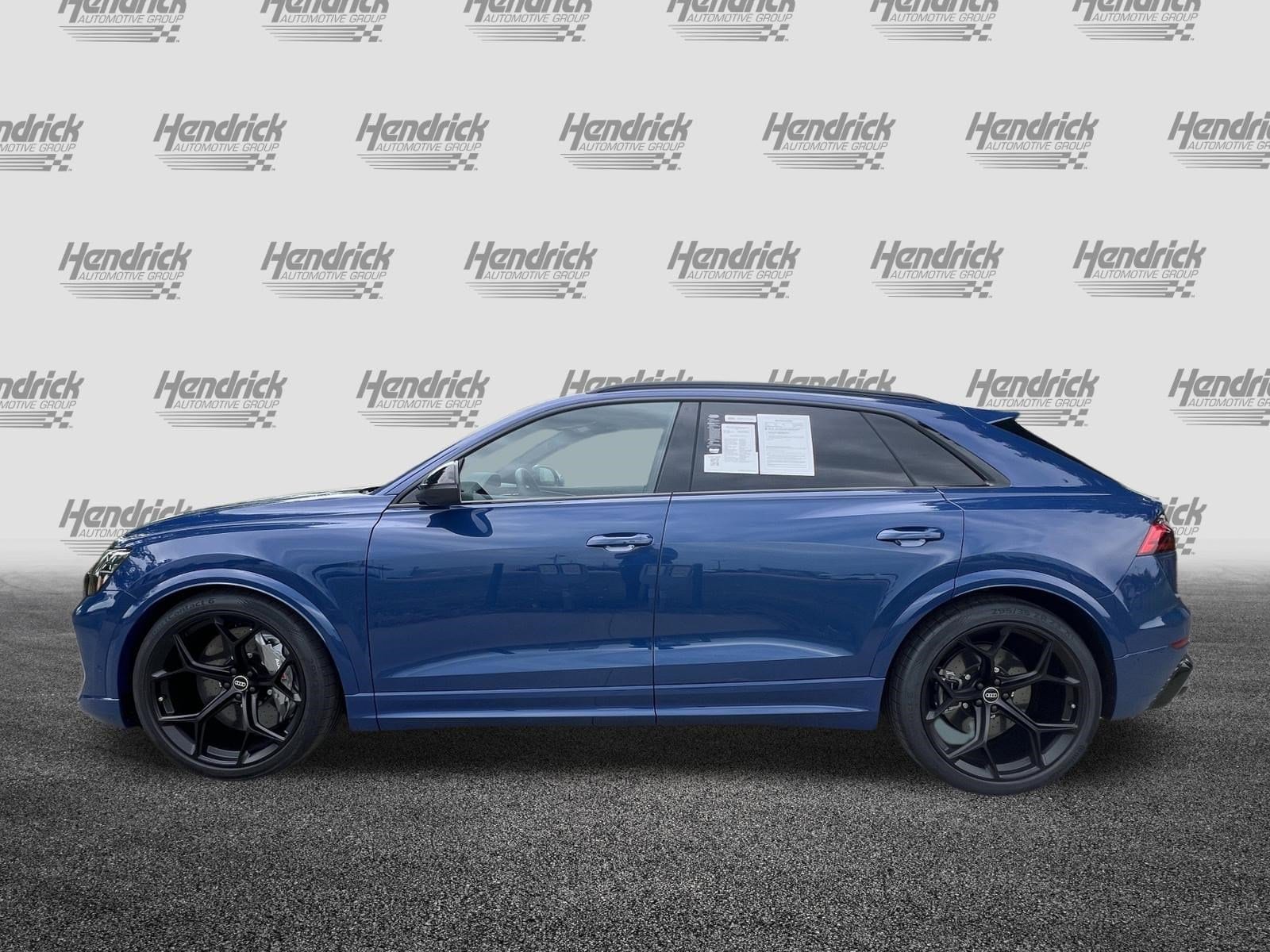 2025 Audi RS Q8 performance photo 5