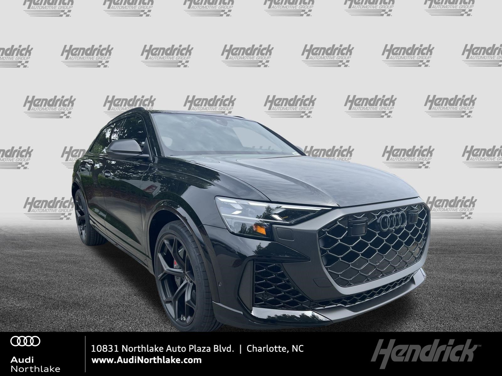 2025 Audi RS Q8 -'s photo