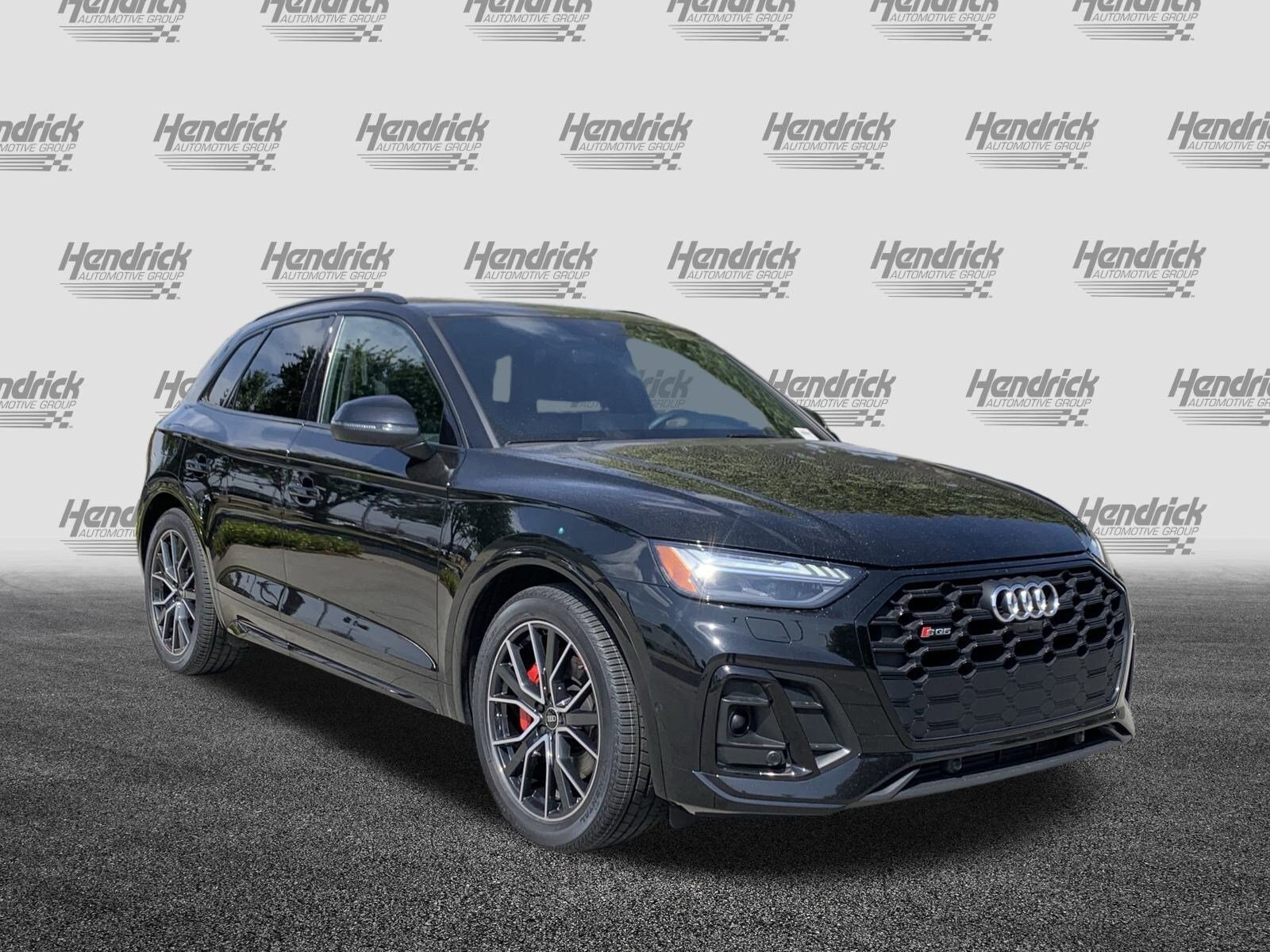 2023 Audi SQ5 Prestige photo 2