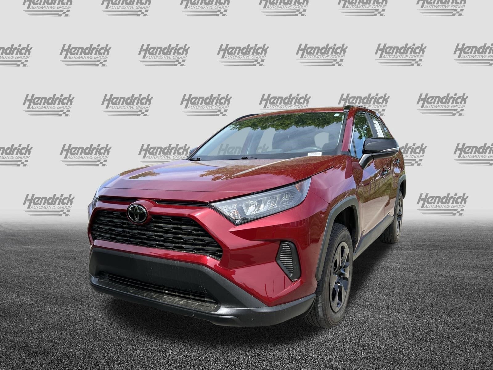 2020 Toyota RAV4 LE photo 4