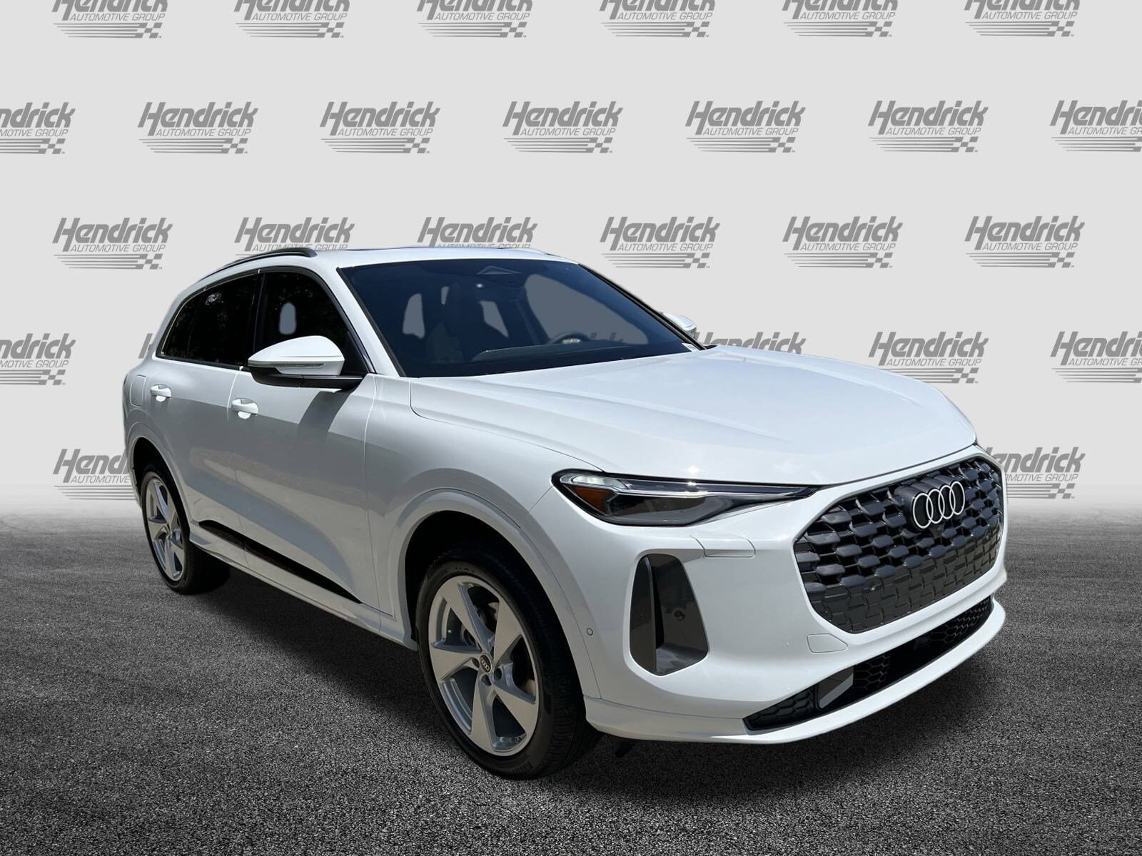 2025 Audi Q5 2.0T Premium Plus photo 2