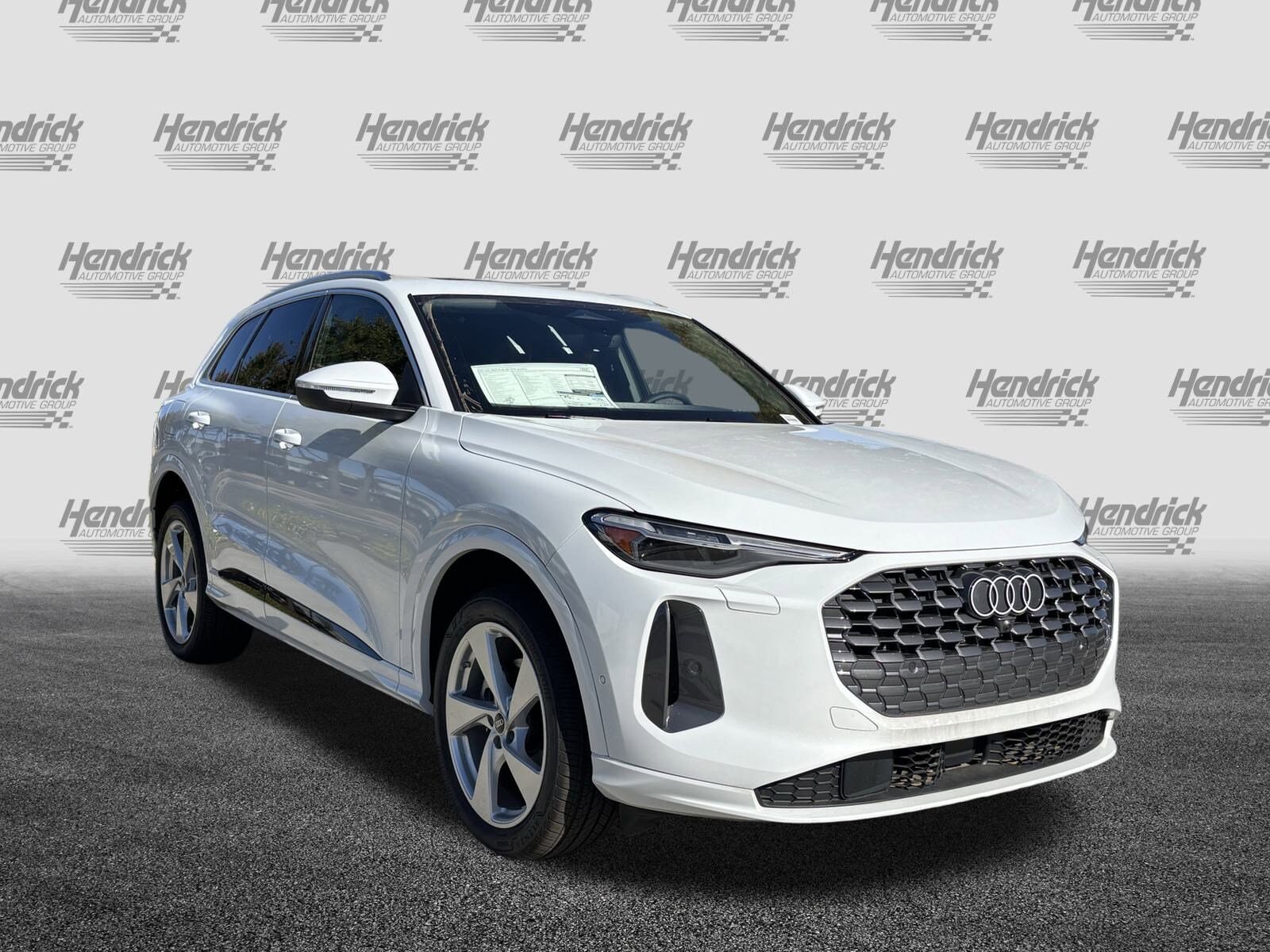 2025 Audi Q5 Premium Plus photo 2