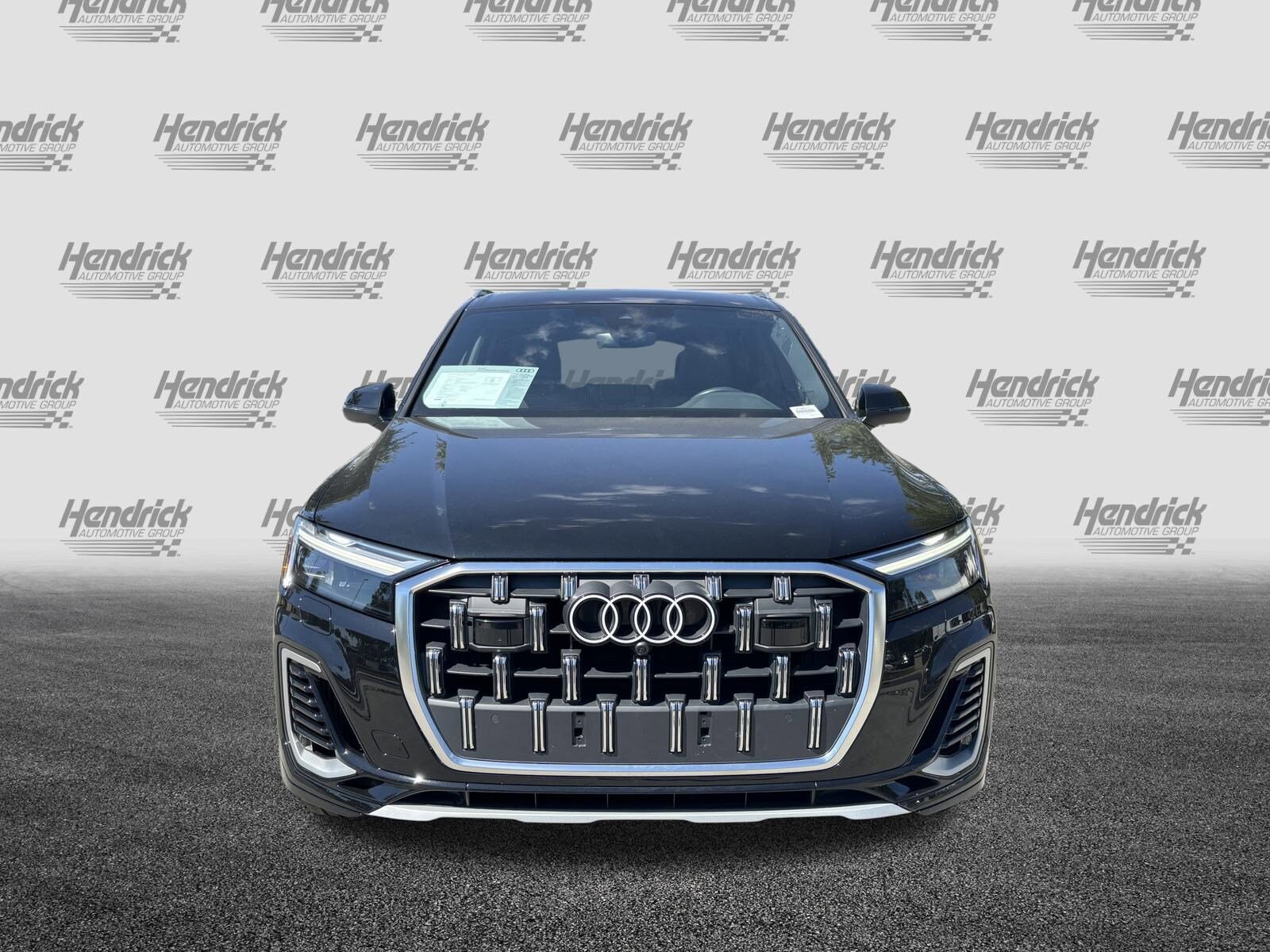 2025 Audi Q7 55 Premium Plus photo 2