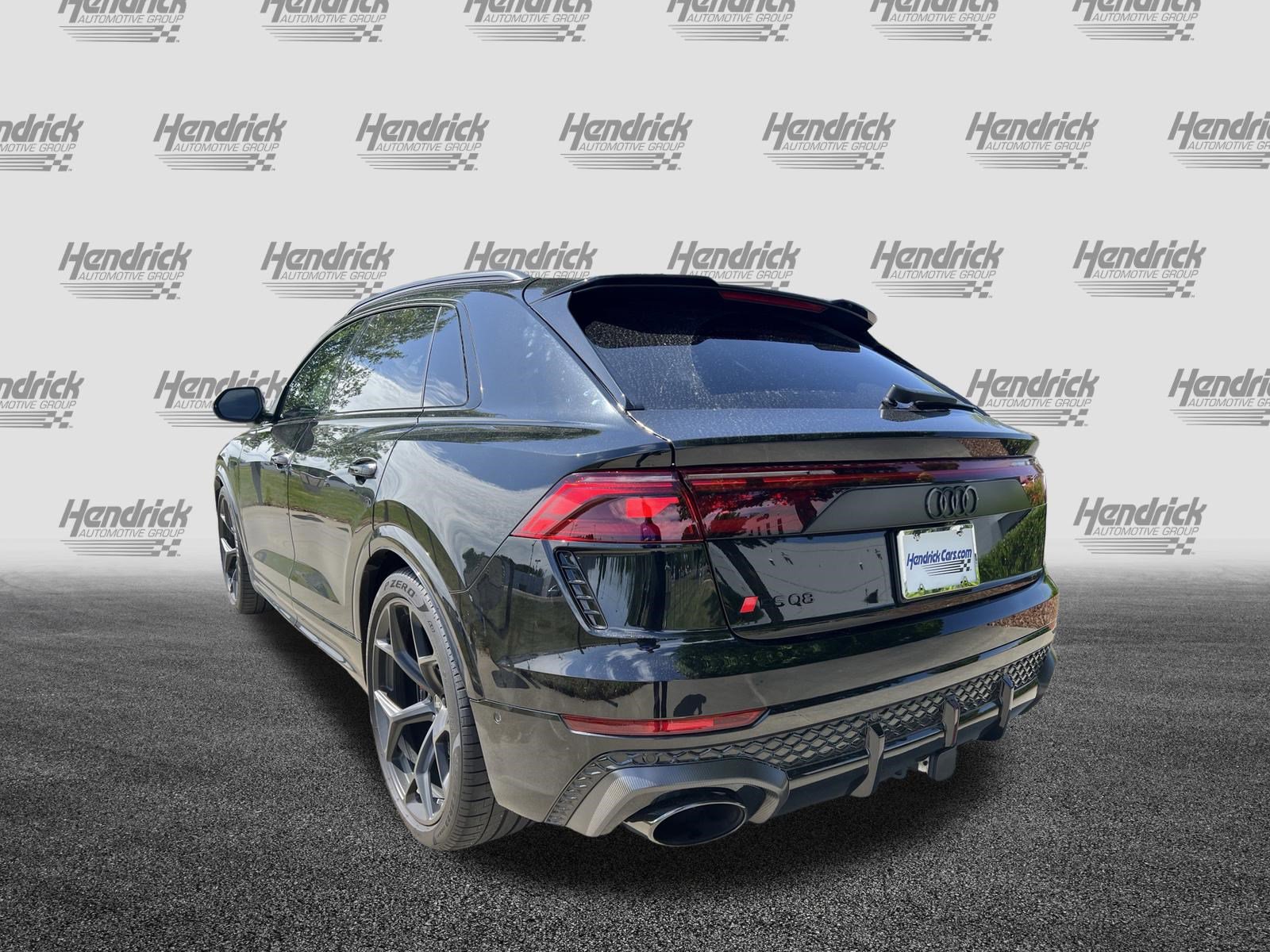 2025 Audi RS Q8 performance photo 6