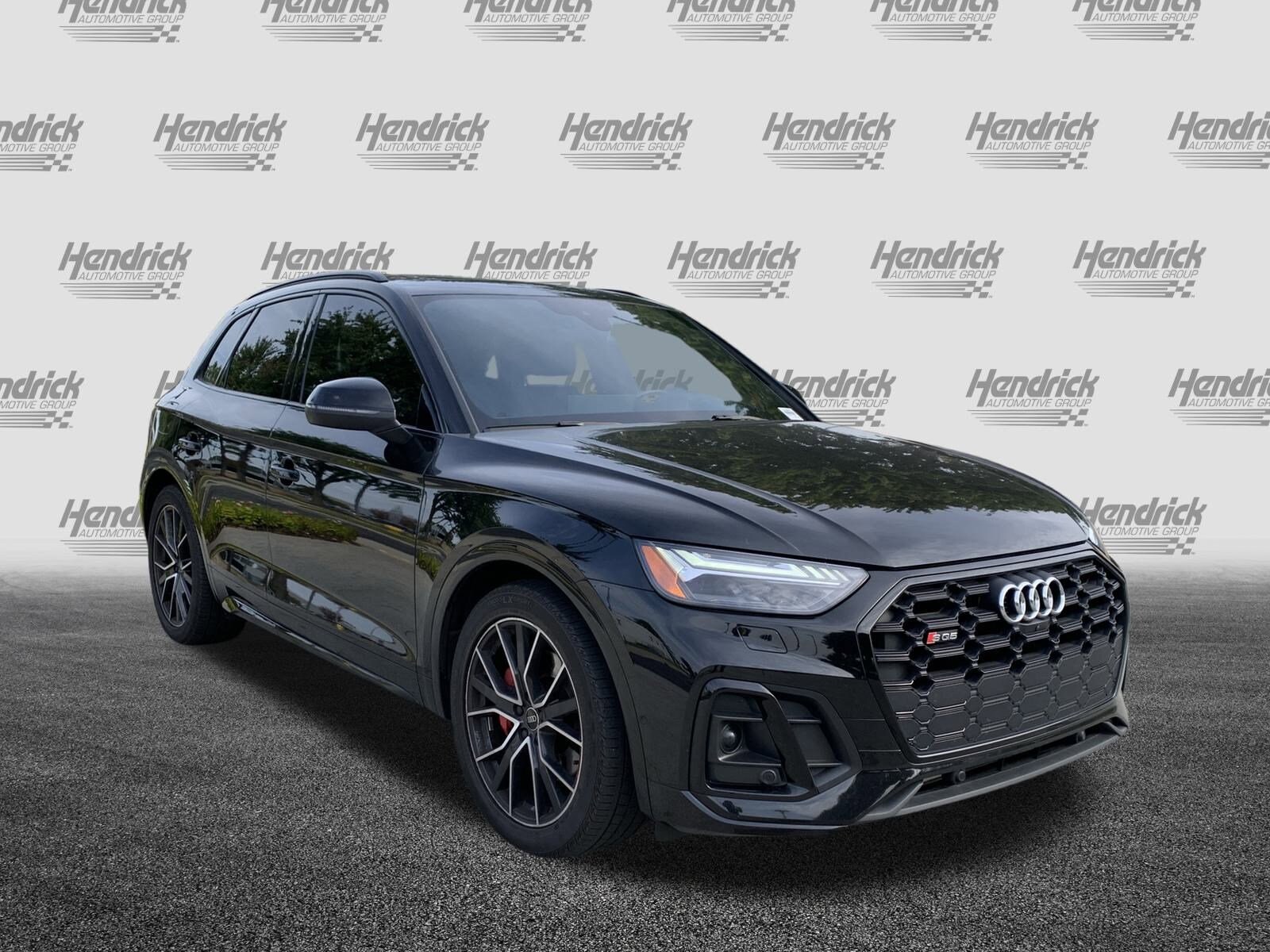 2023 Audi SQ5 Prestige photo 2