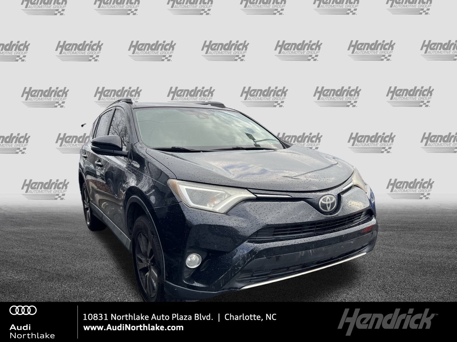 2017 Toyota RAV4 XLE's photo