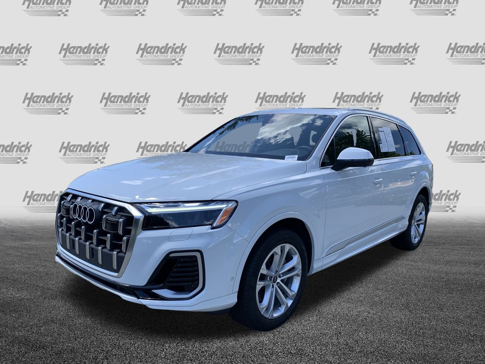 2025 Audi Q7 Premium Plus photo 3