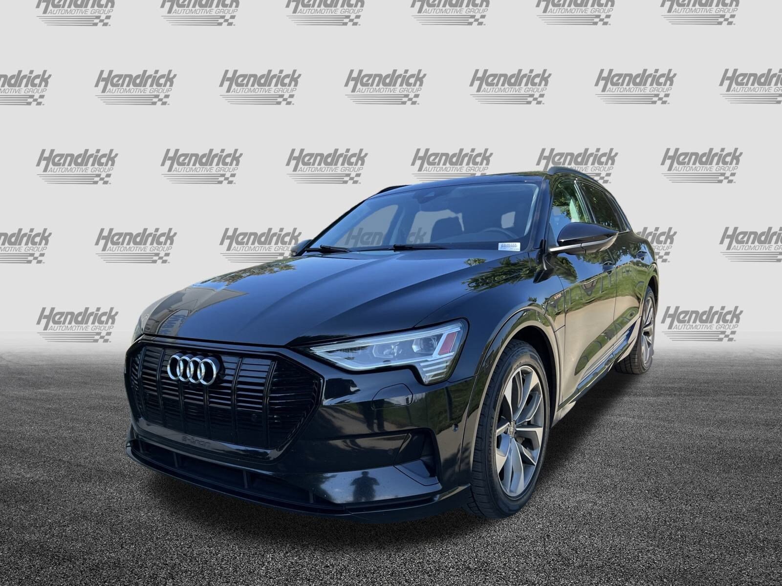 2021 Audi e-tron Premium Plus photo 3