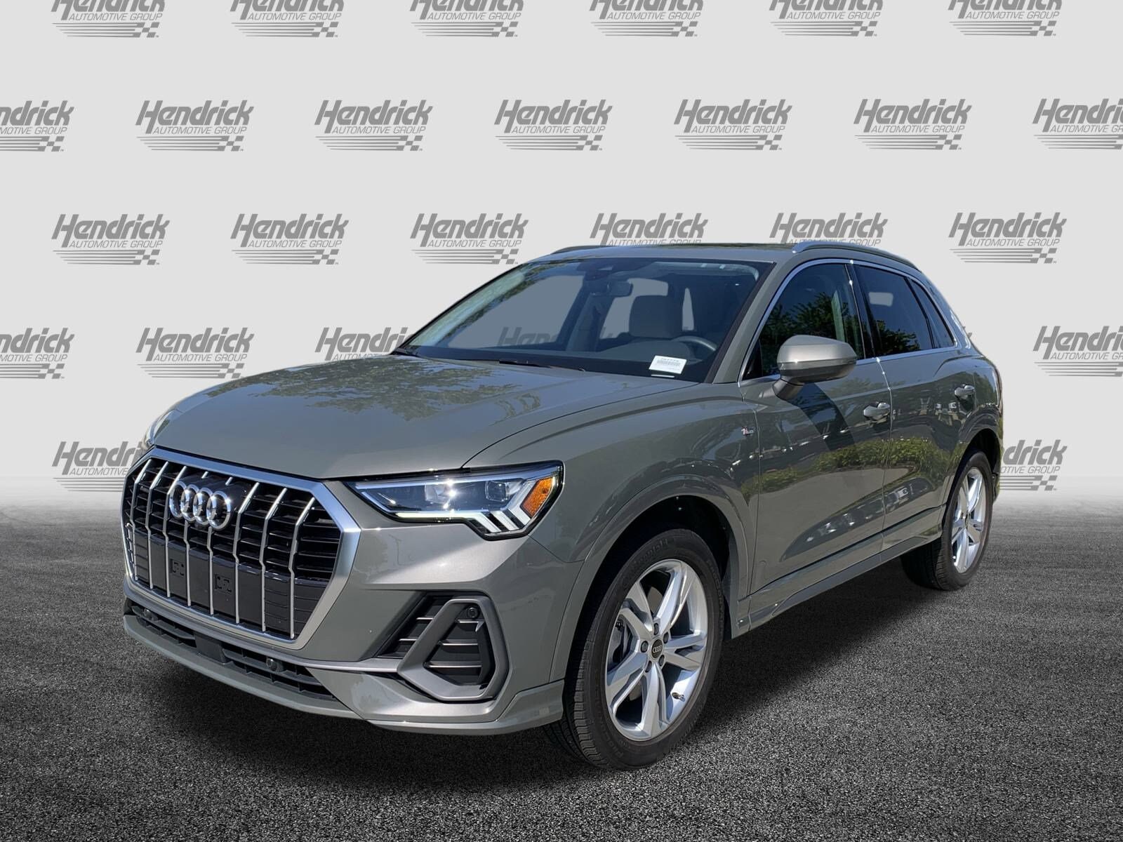 2024 Audi Q3 S line Premium Plus photo 2