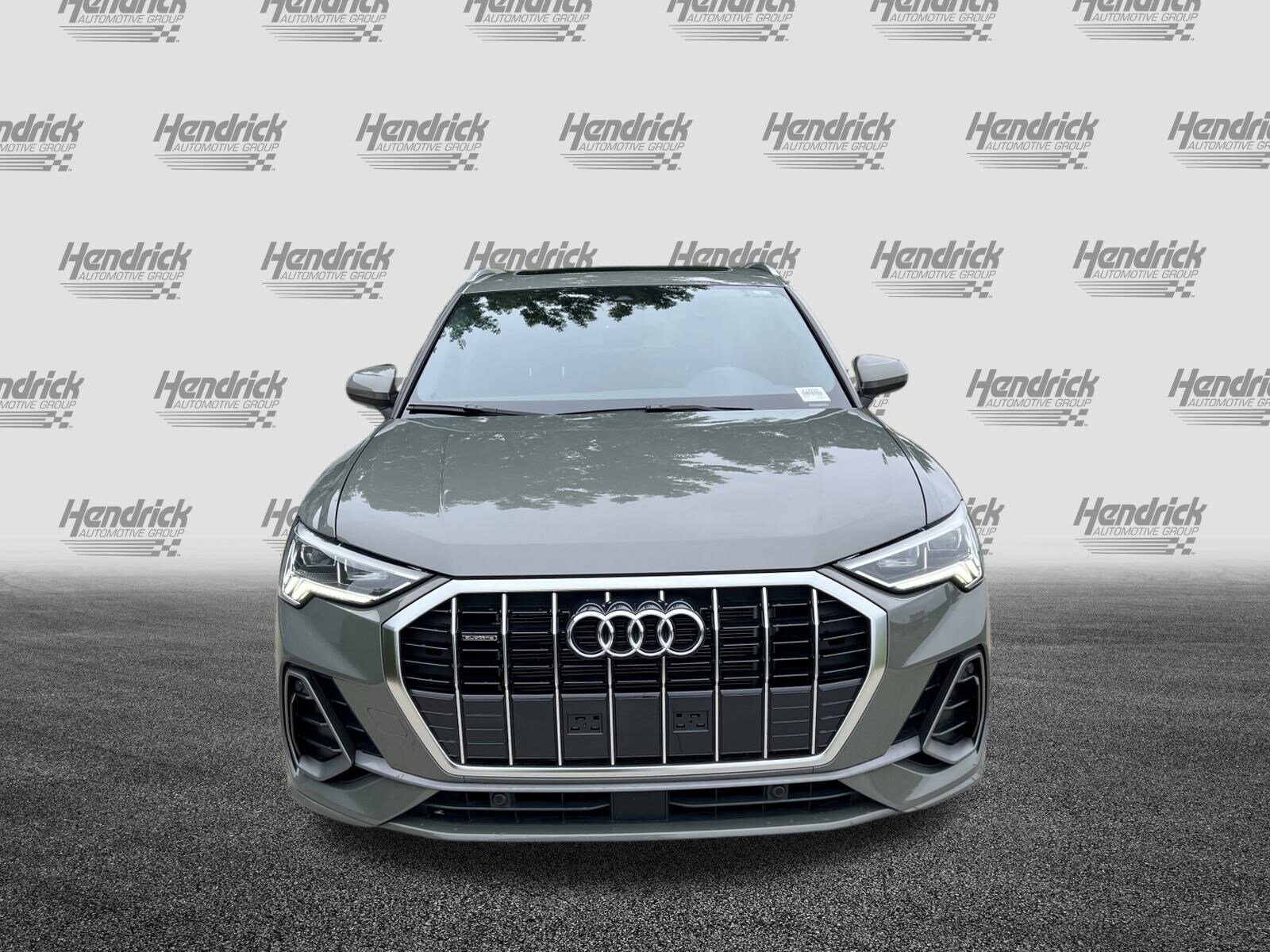 2024 Audi Q3 45 TFSI S line Premium photo 2