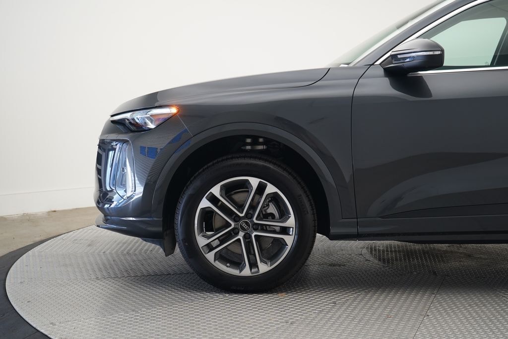 New 2025 Audi Q5 2.0T Premium SUV