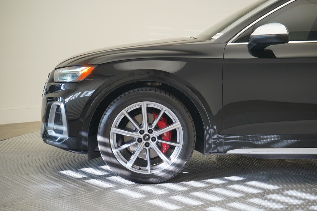 2023 Audi SQ5 Prestige photo 2