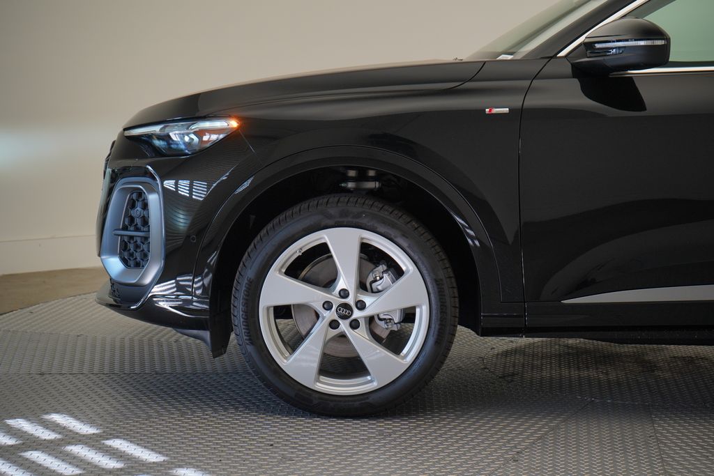 2025 Audi Q5 2.0T Premium Plus photo 2