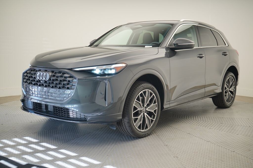New 2025 Audi Q5 2.0T Premium SUV