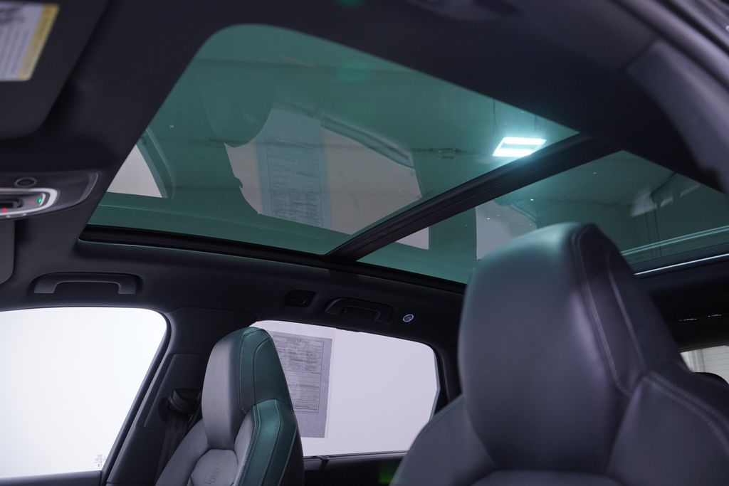 2023 Audi SQ7 Prestige photo 3