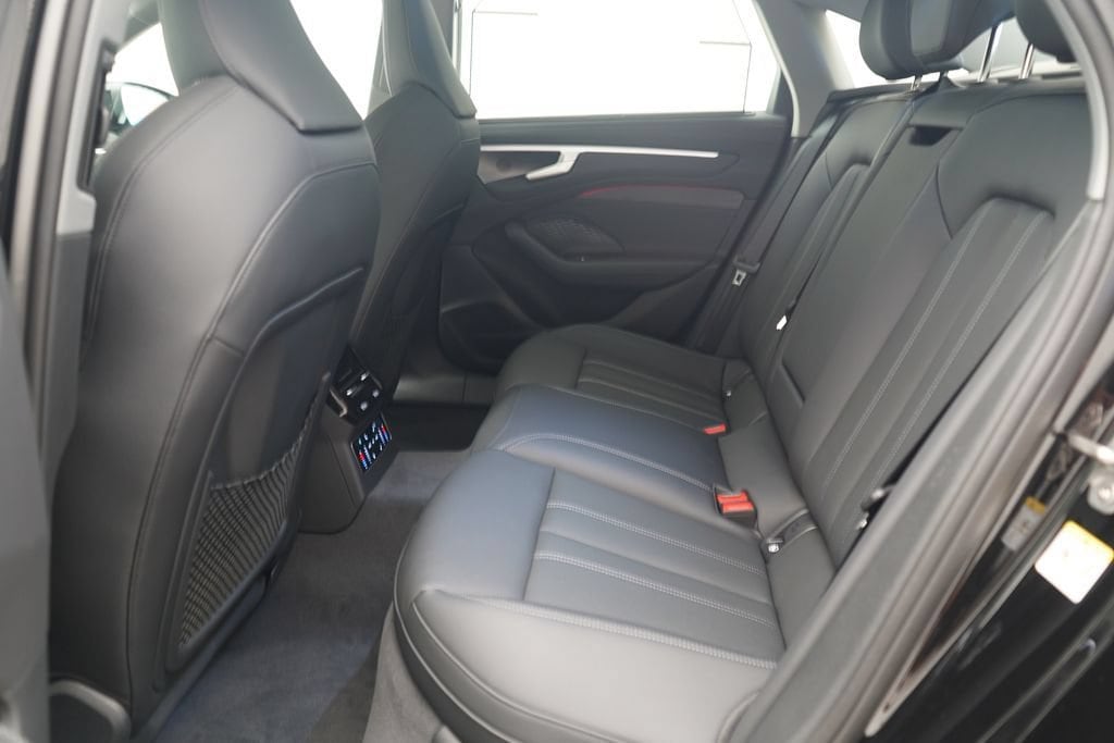2026 Audi A6 Premium Plus - Photo 7