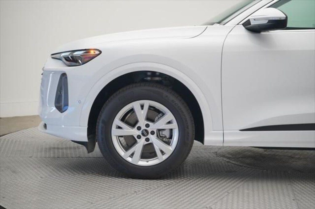 New 2025 Audi Q5 Premium SUV