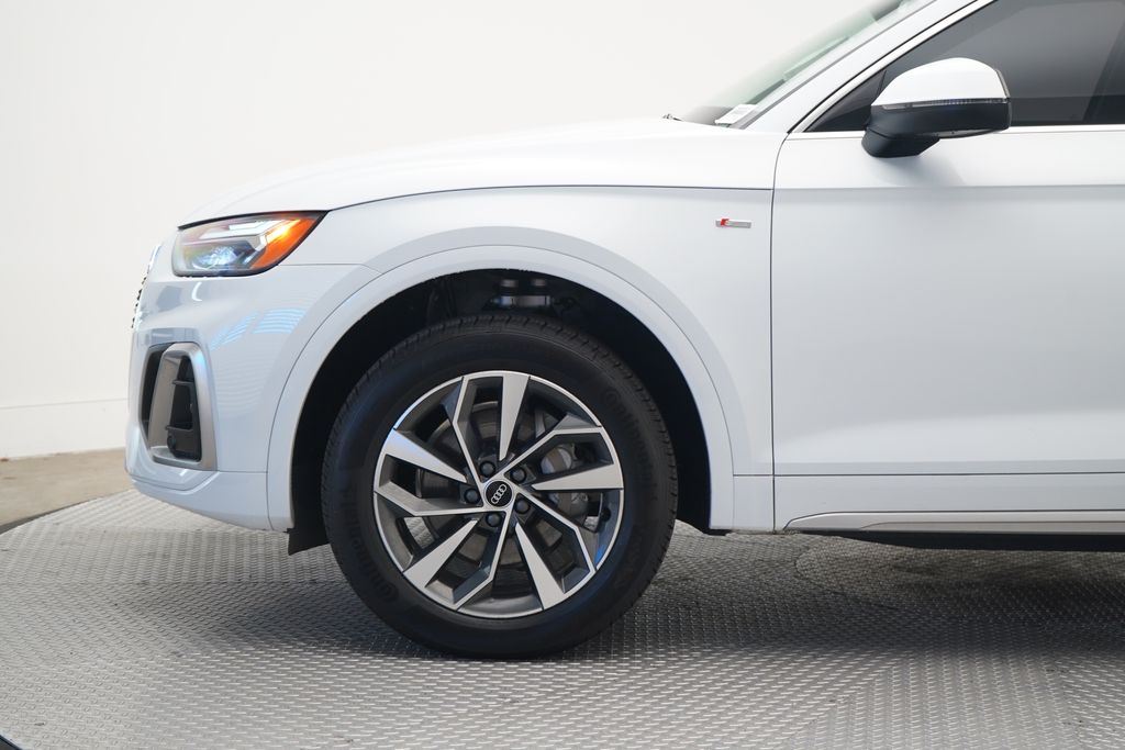 2023 Audi Q5 45 S Line Premium photo 2