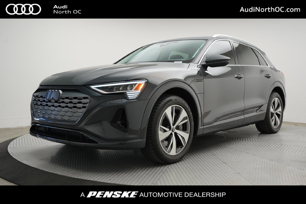  Audi Q8 e-tron