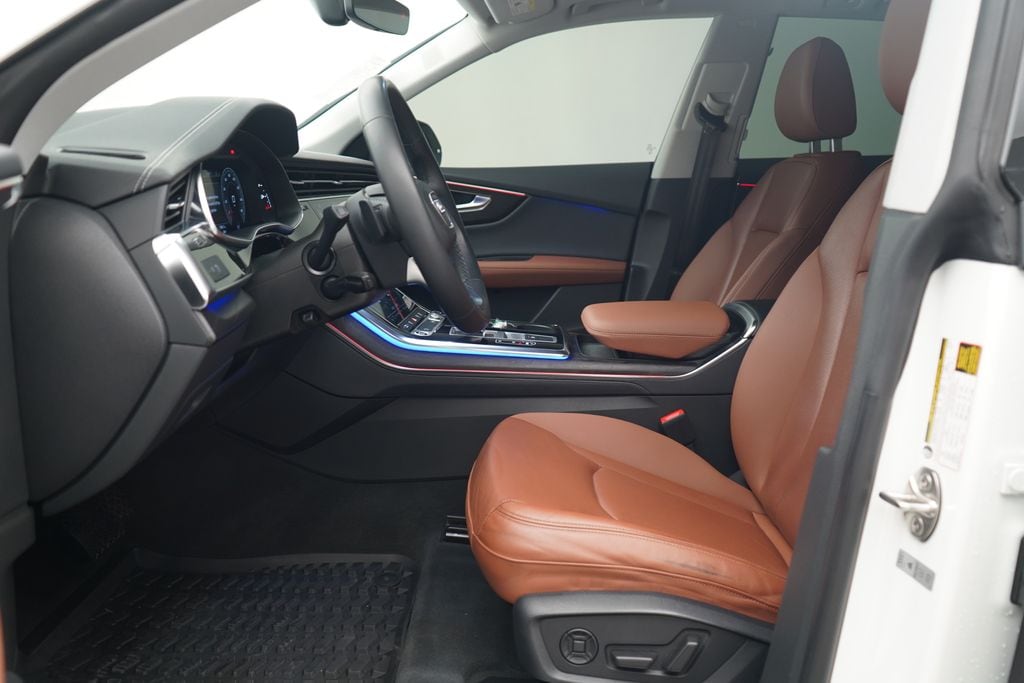 2023 Audi Q8 55 Premium Plus photo 6