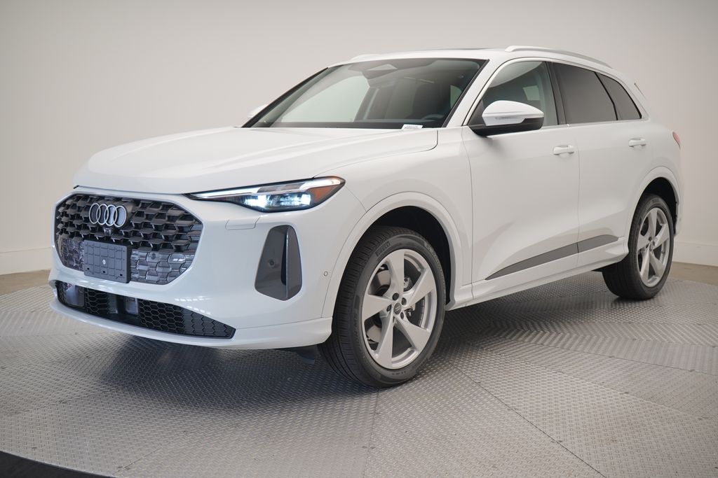 2025 Audi New Q5 Premium Plus's photo