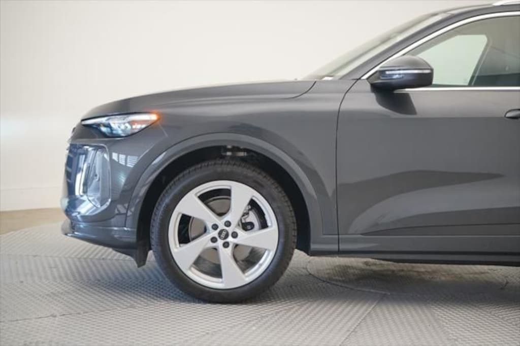 New 2025 Audi Q5 Prestige SUV