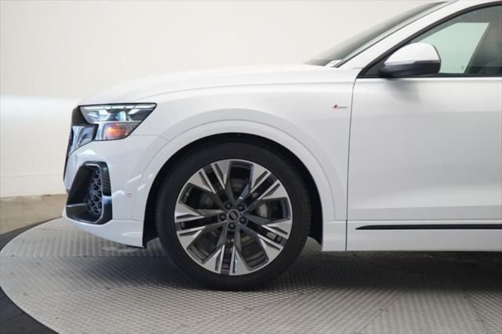 New 2026 Audi Q8 Premium Plus SUV