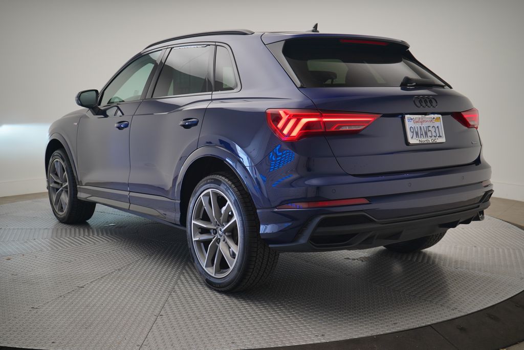 2023 Audi Q3 45 TFSI S line Premium photo 3