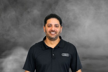 Staff member Kamal Bhavsar  from ID_f95b01f132f2