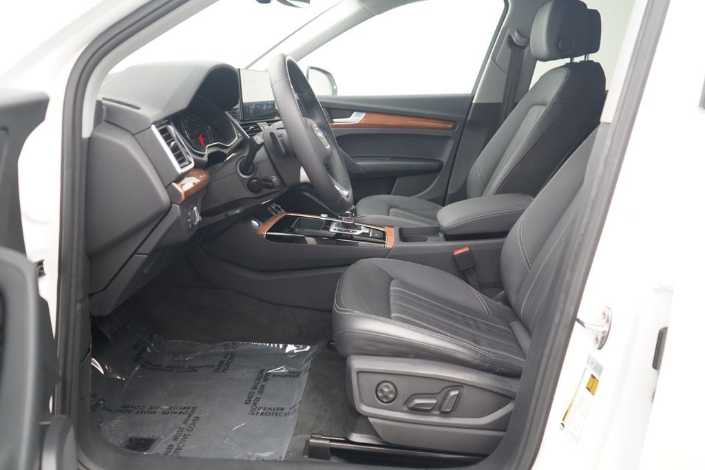 2023 Audi Q5 45 S Line Premium photo 6