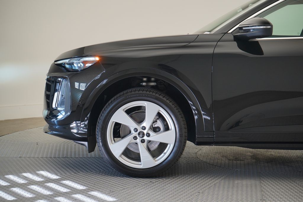 2025 Audi Q5 2.0T Premium Plus photo 2