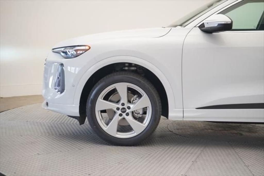 New 2025 Audi Q5 Premium Plus SUV