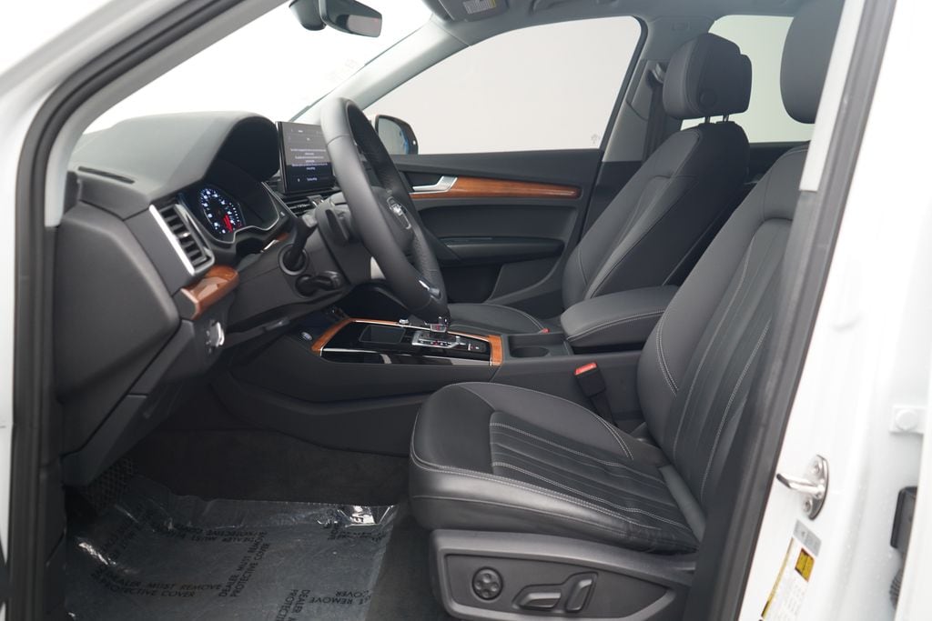 2023 Audi Q5 45 S Line Premium photo 6