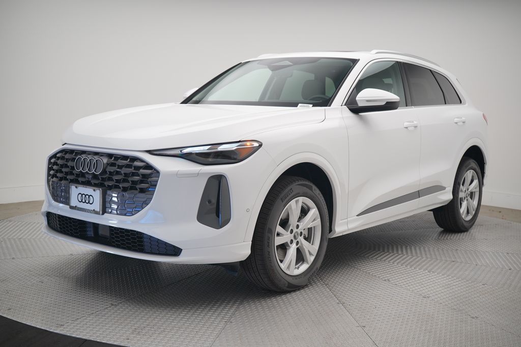 2025 Audi New Q5 Premium's photo