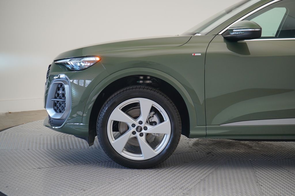 2025 Audi Q5 2.0T Premium Plus photo 2