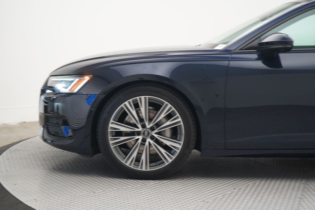 2023 Audi A6 45 Premium Plus photo 2