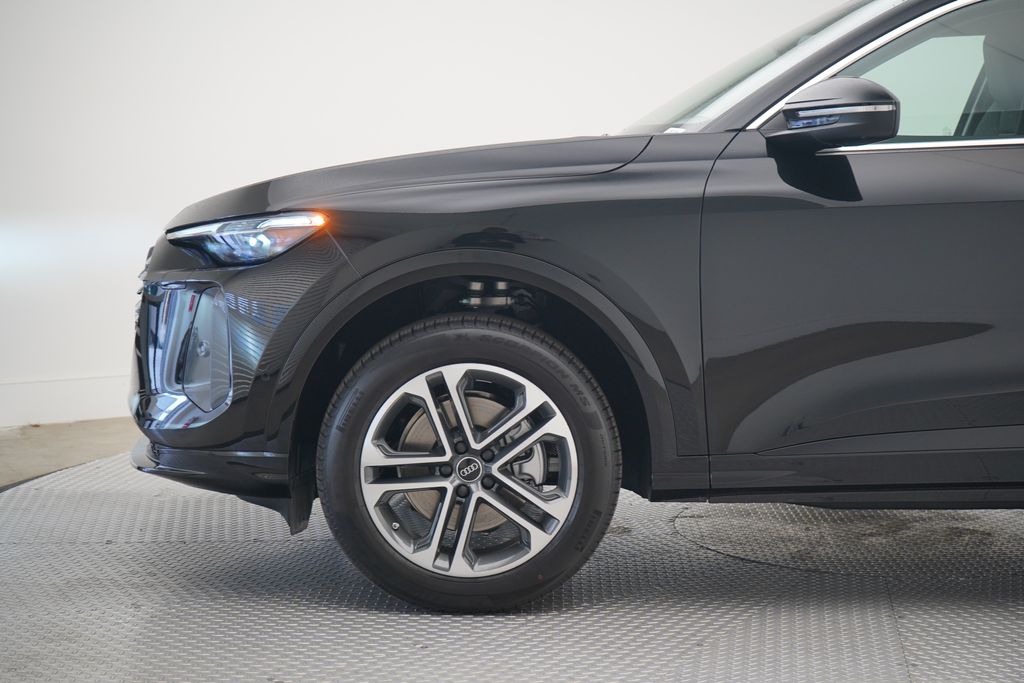2025 Audi Q5 2.0T Premium Plus photo 2