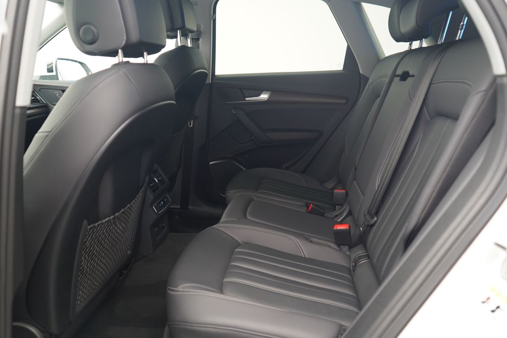 2023 Audi Q5 45 S Line Premium photo 6