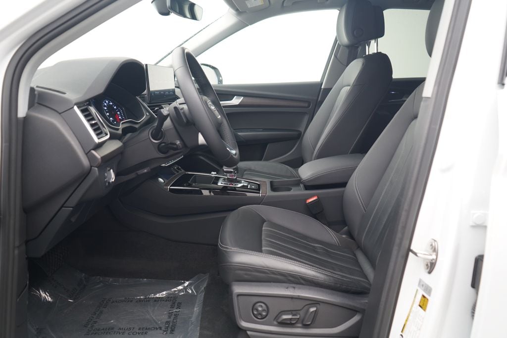 2023 Audi Q5 45 S Line Premium photo 5