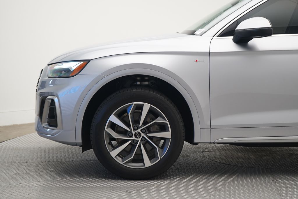 2023 Audi Q5 45 S Line Premium Plus photo 2