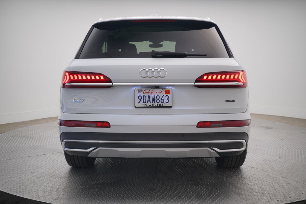 2022 Audi Q7 45 Premium photo 4