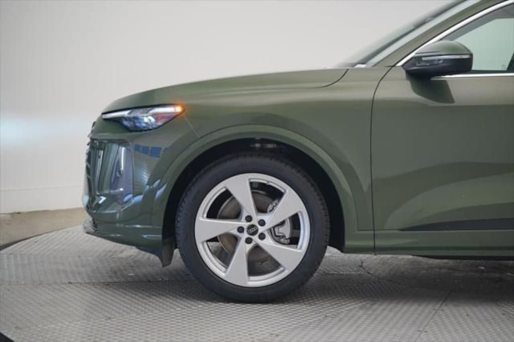 New 2025 Audi Q5 Prestige SUV
