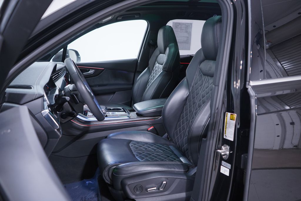 2023 Audi SQ7 Prestige photo 6