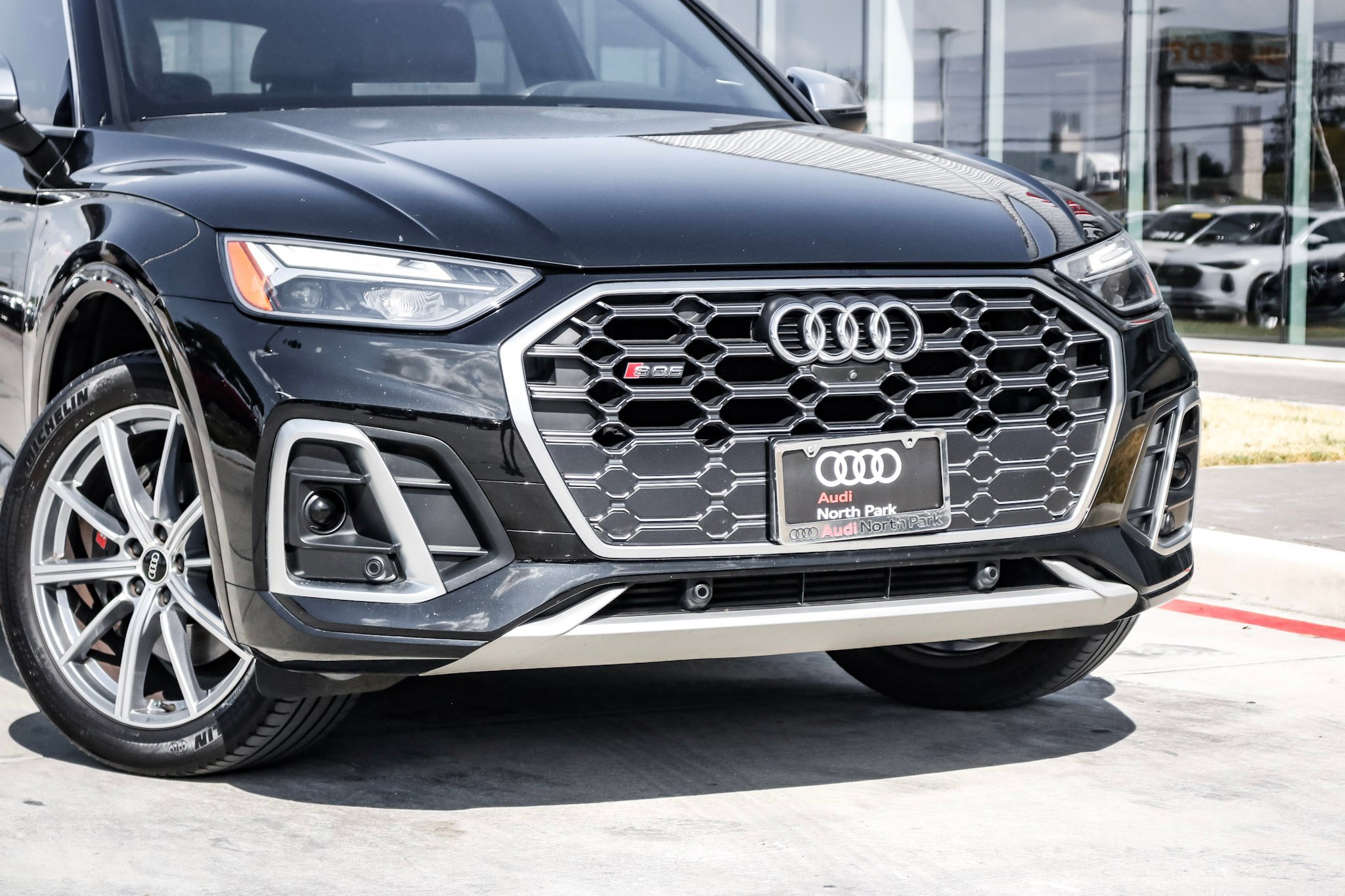 2022 Audi SQ5 Premium Plus photo 2