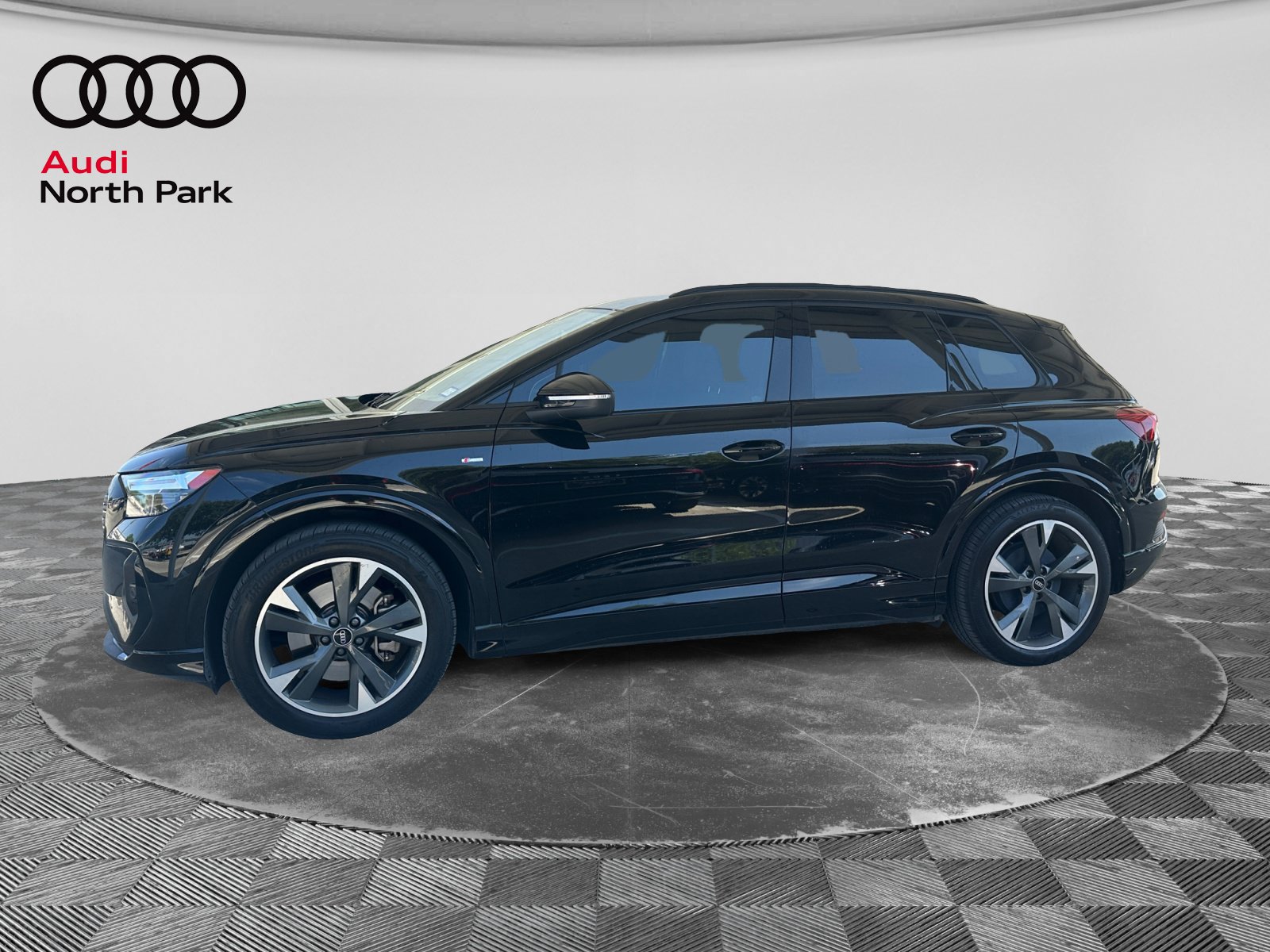Used 2024 Audi Q4 e-tron Premium with VIN WA1KUBFZ9RP069069 for sale in Selma, TX