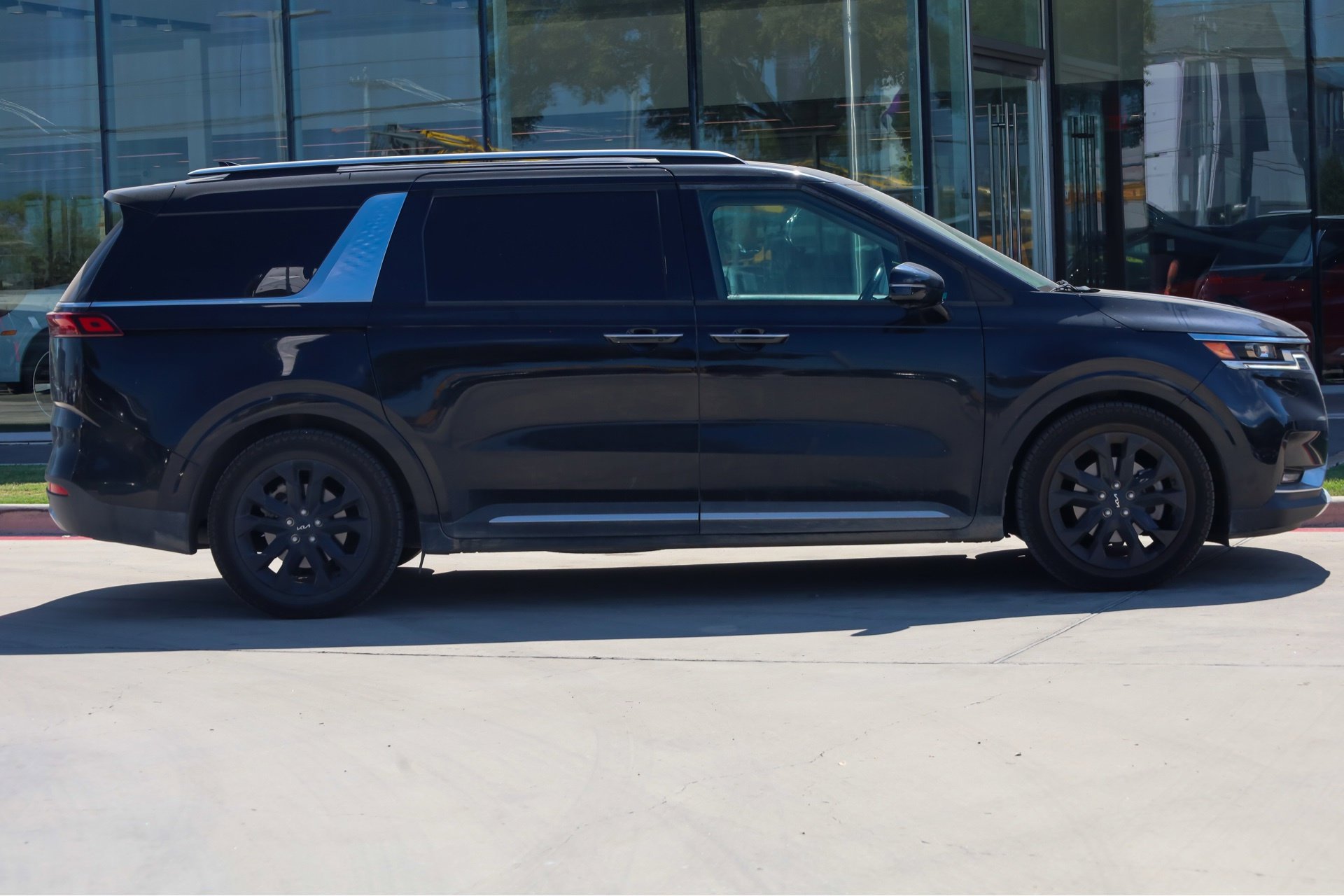 2022 Kia Carnival SX Prestige photo 4