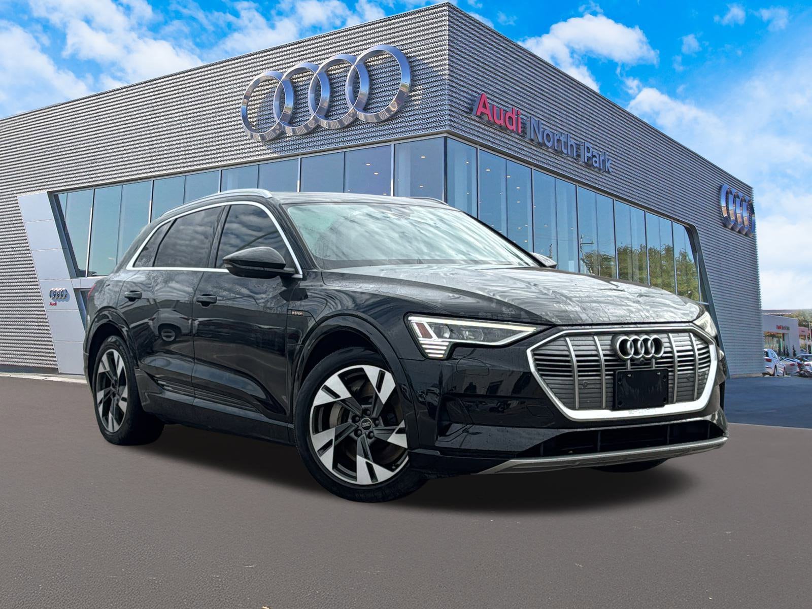 2021 Audi e-tron Premium Plus's photo