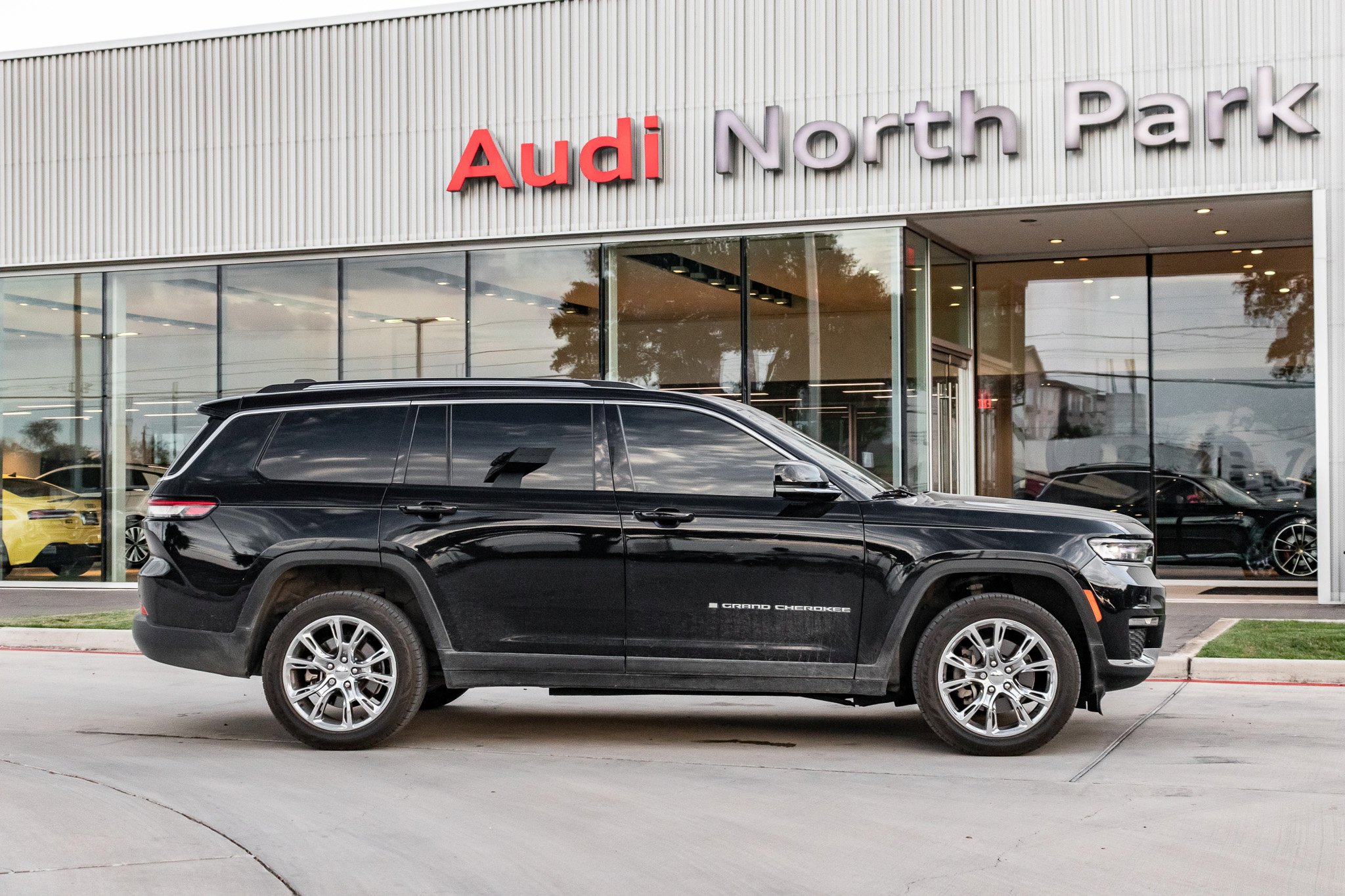 2022 Jeep Cherokee Limited photo 3