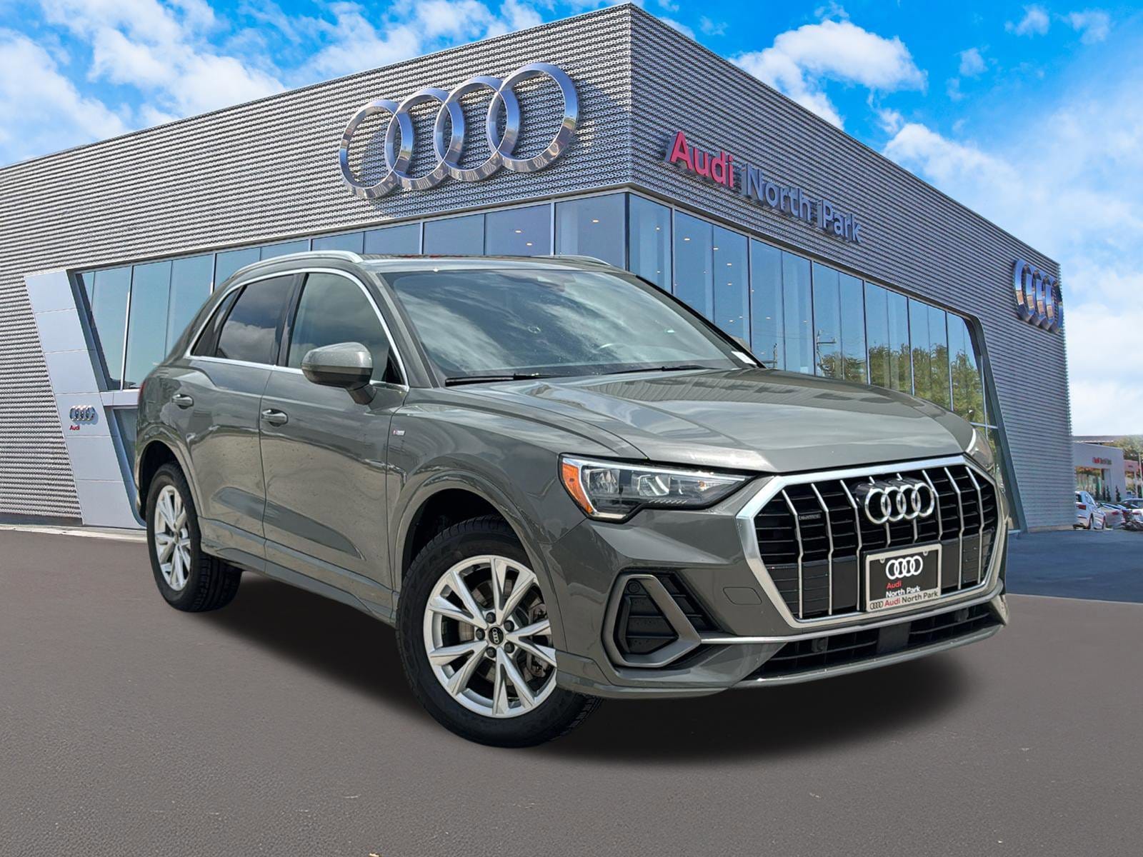 2022 Audi Q3 45 TFSI S Line Premium quattro's photo