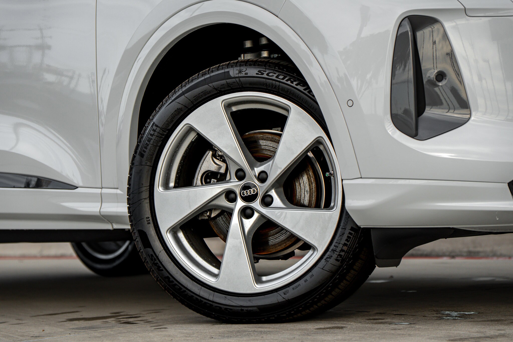2025 Audi Q5 2.0T Premium Plus photo 2
